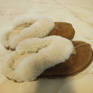 Ugg slippers size 5
